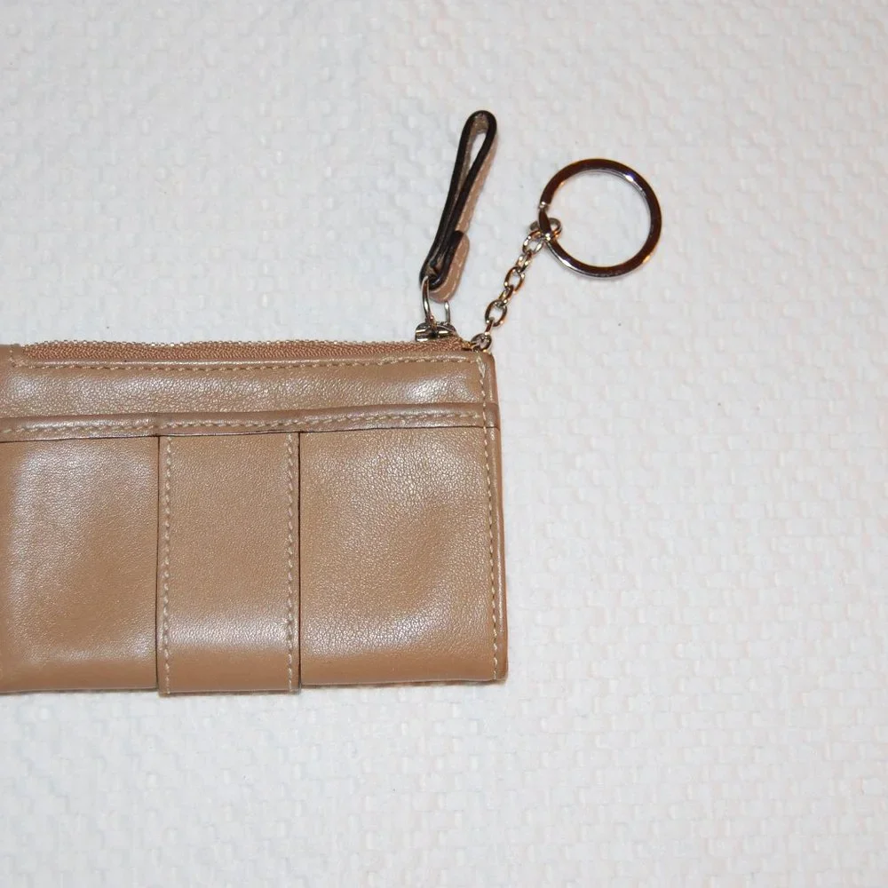 Coach Leatherware Est 1941 Tan W/Top Stitch 4 1/2" x 3" Coin Purse Keychain - Picture 3 of 9